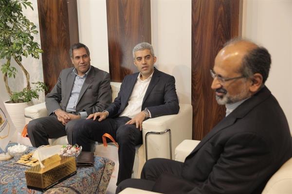 بازدید معاونین و مدیران ارشد مدیریت شبکه برق ایران از غرفه گروه گسترش انرژی پاسارگاد در سومین روز از نمایشگاه بین المللی صنعت برق