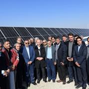 گزارش تصویری افتتاح  نیروگاه خورشیدی پاسارگاد دامغان با ظرفیت 10 مگاوات