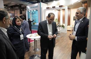 بازدید جناب آقای دکتر حسینی مدیر عامل شرکت بورس انرژی ایران از غرفه گروه گسترش انرژی پاسارگاد در سومین روز از نمایشگاه بین المللی صنعت برق