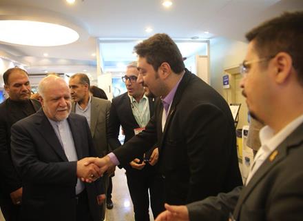 Iranian Minister of Petroleum Bijan Zangeneh visited the pavilion of Pasargad Energy Development Company.