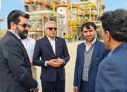 بازدید معاون وزیر نفت از توانمندی ها و دستاوردهای پروژه های سه گانه نفت و انرژی گروه گسترش انرژی پاسارگاد در قشم