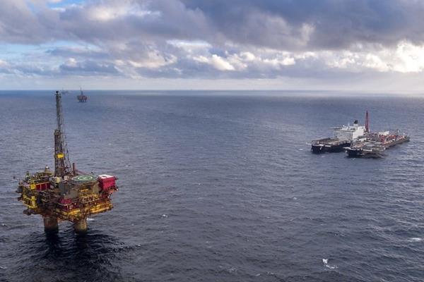 A RECORD-BREAKING OFFSHORE LIFT